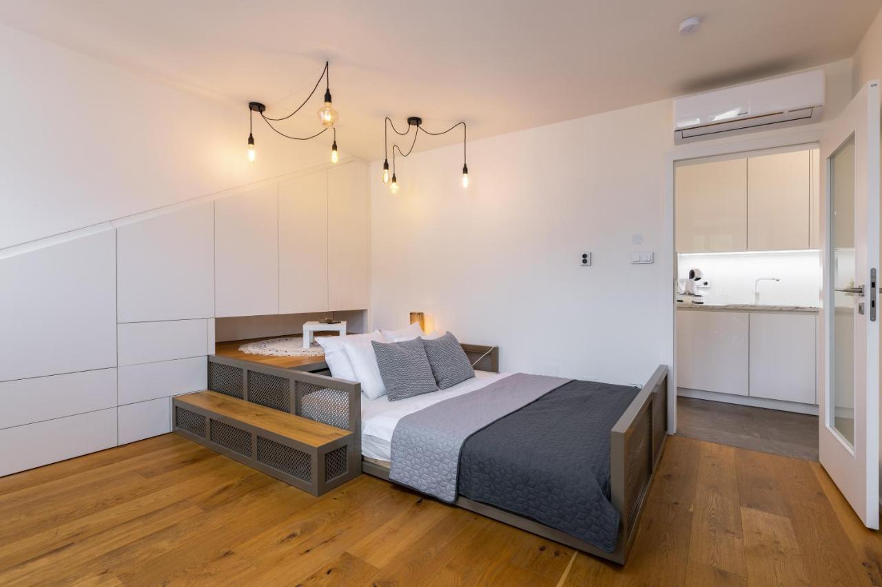 Luxurious, Charming Studio Perfect For Couples 布拉格 外观 照片