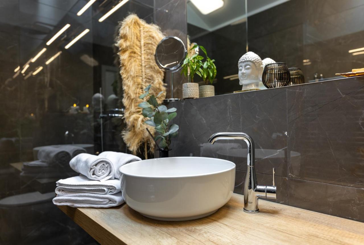 Luxurious, Charming Studio Perfect For Couples 布拉格 外观 照片