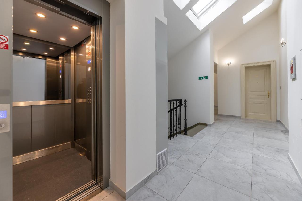 Luxurious, Charming Studio Perfect For Couples 布拉格 外观 照片